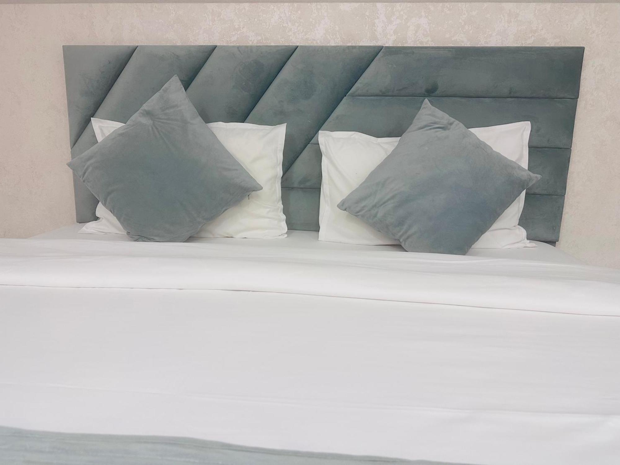 Royal Renaysance Hotel Yerevan Room photo