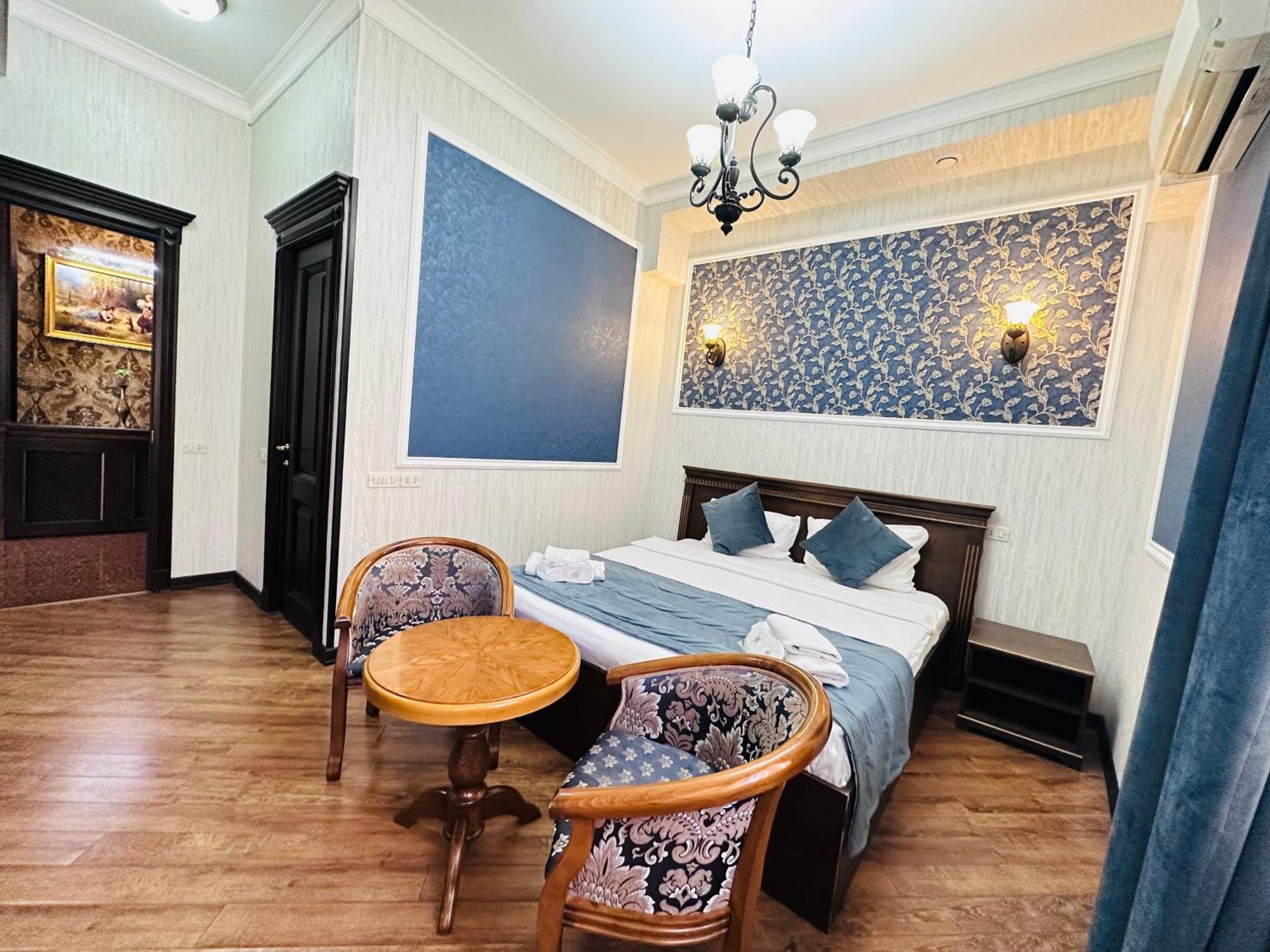 Royal Renaysance Hotel Yerevan Exterior photo