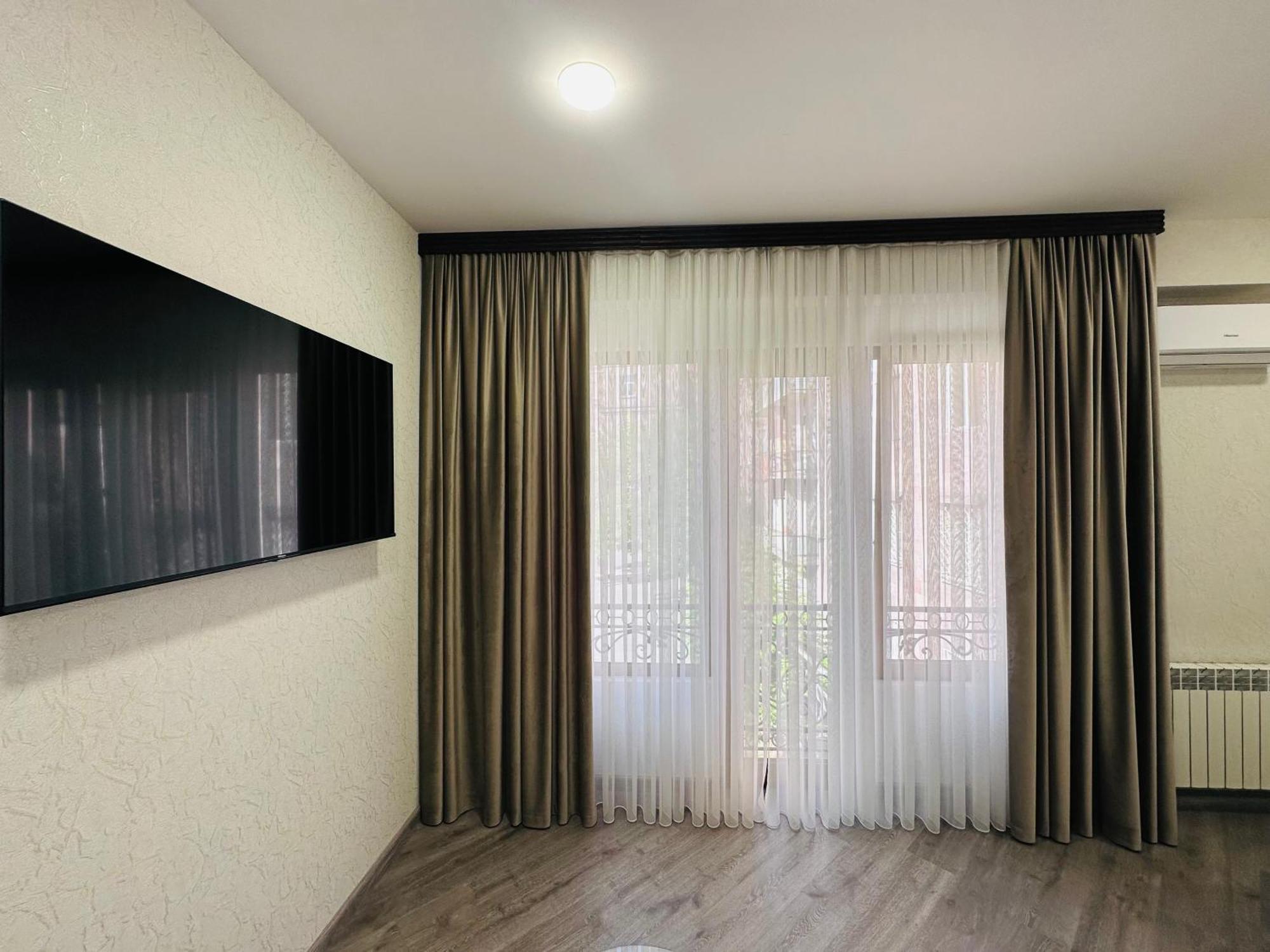 Royal Renaysance Hotel Yerevan Exterior photo